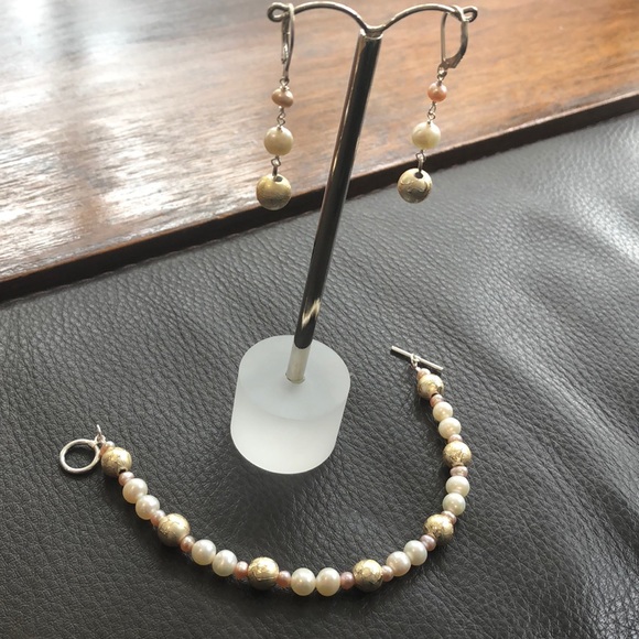 Gorgeous Pearl Bracelet & Earrings custom-made set - Picture 2 of 6